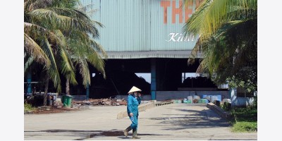 Vì sao người dân dai dẳng dựng lán trại vây Nhà máy luyện cán thép Việt Pháp?