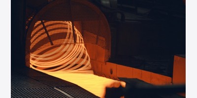 Sản lượng thép thô Trung Quốc giảm trong 2 tháng đầu năm